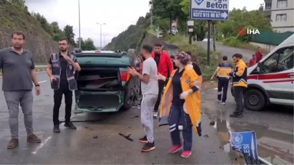Telefona bakarken otomobili ile düz yolda takla attı: 2 yaralı