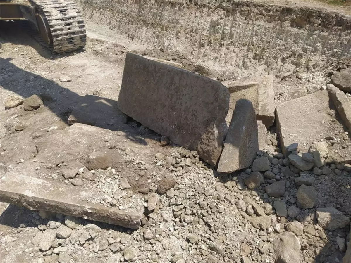 Afyonkarahisar'da Antik Lahit Bulundu