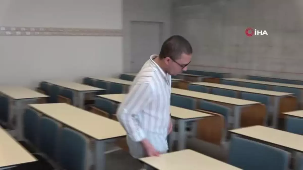 Lösemiye rağmen hayallerinden vazgeçmedi, üniversiteden mezun oldu