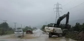 Sakarya'da Sağanak Yağmur ve Fırtına Etkili Oldu