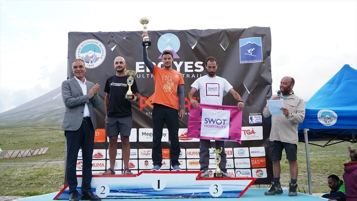 Uluslararası Erciyes Ultra Sky Trail Dağ Maratonu'nda Dereceye Girenler Ödüllerini Aldı