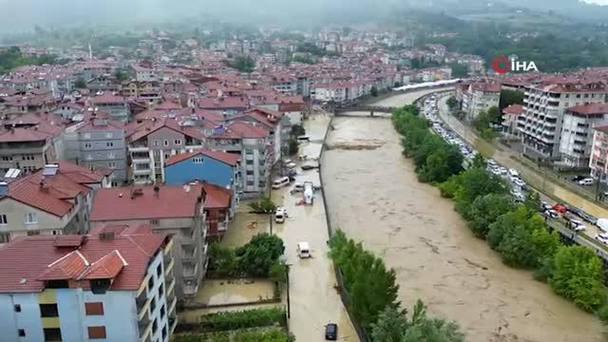Zonguldak'taki sel felaketi böyle görüntülendi