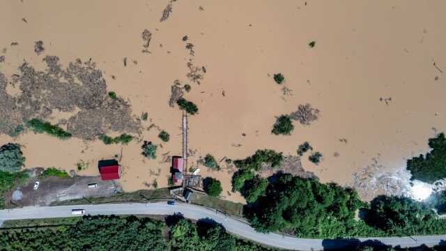 Efteni Gölü'nde sağanağın izleri böyle görüntülendi Efteni Gölü'nde sağanağın izleri böyle görüntülendi
