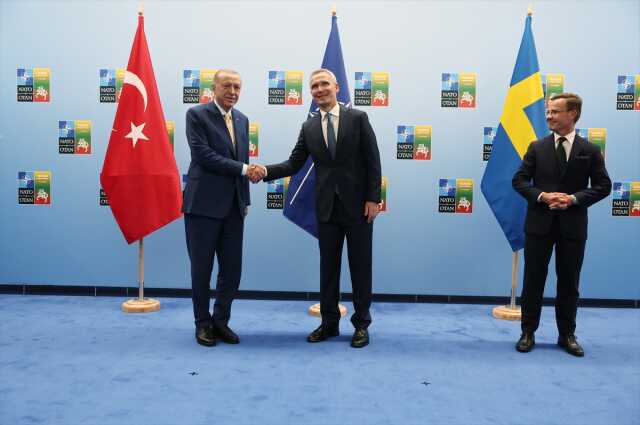 Litvanya'da üçlü zirve başladı! Cumhurbaşkanı Erdoğan, İsveç Başbakanı Kristersson ve Stoltenberg ile bir araya geldi