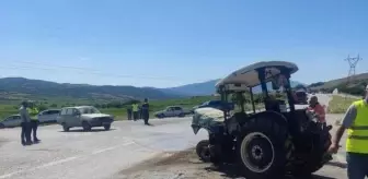 Manisa'da kavşakta otomobil ile traktör çarpıştı: 7 yaralı