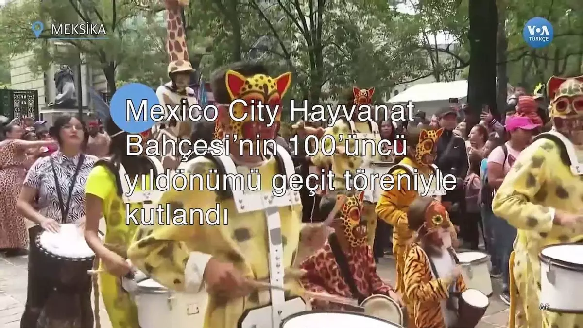Mexico City Hayvanat Bahçesi'nin 100'üncü yıldönümü geçit töreniyle kutlandı