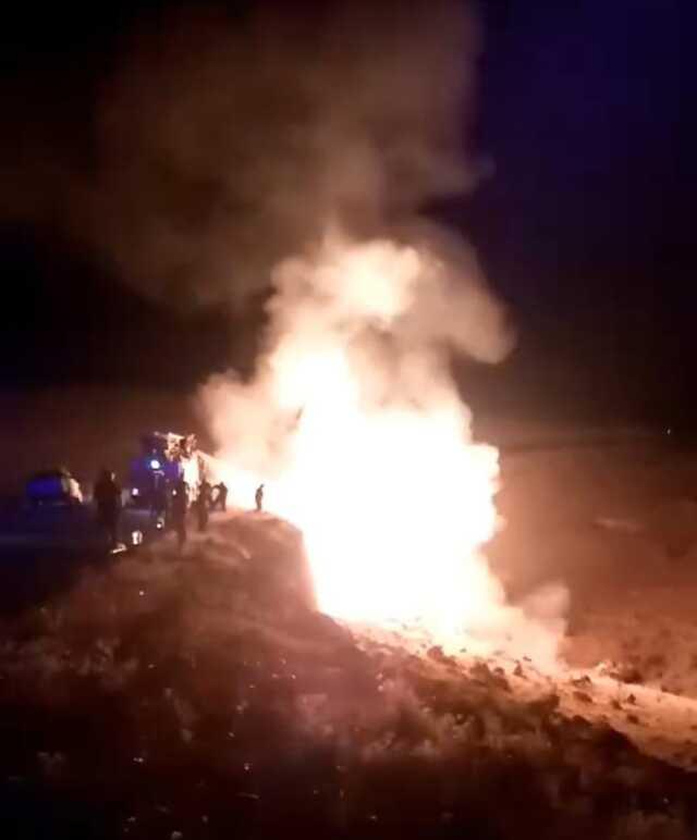 Şarampole yuvarlanan kamyonda yangın çıktı! 4 kişi öldü, 2 kişi ağır yaralandı Şarampole yuvarlanan kamyonda yangın çıktı! 4 kişi öldü, 2 kişi ağır yaralandı