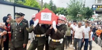 Pençe-Şimşek Operasyonu'nda şehit olan Piyade Sözleşmeli Er Hasan Taş'ın cenazesi Kahramanmaraş'ta toprağa verildi