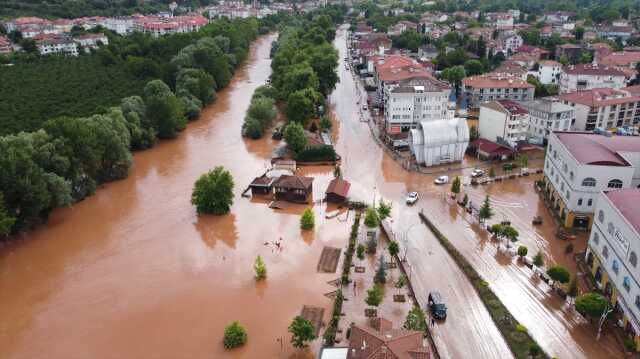 Sel nedeniyle sular altında kalan Bartın havadan görüntülendi! Manzara içler acısı Sel nedeniyle sular altında kalan Bartın havadan görüntülendi! Manzara içler acısı