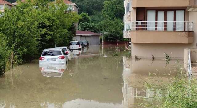 Sel ve heyelan nedeniyle hayat felç olduğu Karadeniz'de 13 il için yeni uyarı var