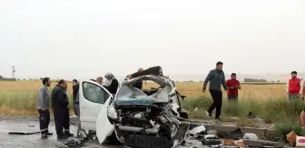 Sivas'ta Kamyon ve Hafif Ticari Araç Çarpışması: 2 Ölü, 3 Yaralı