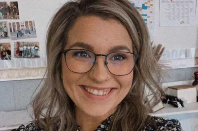 Amerika'da bir öğretmen öğrencisiyle mezarlıkta ilişkiye girdiğini itiraf etti Amerika'da bir öğretmen öğrencisiyle mezarlıkta ilişkiye girdiğini itiraf etti