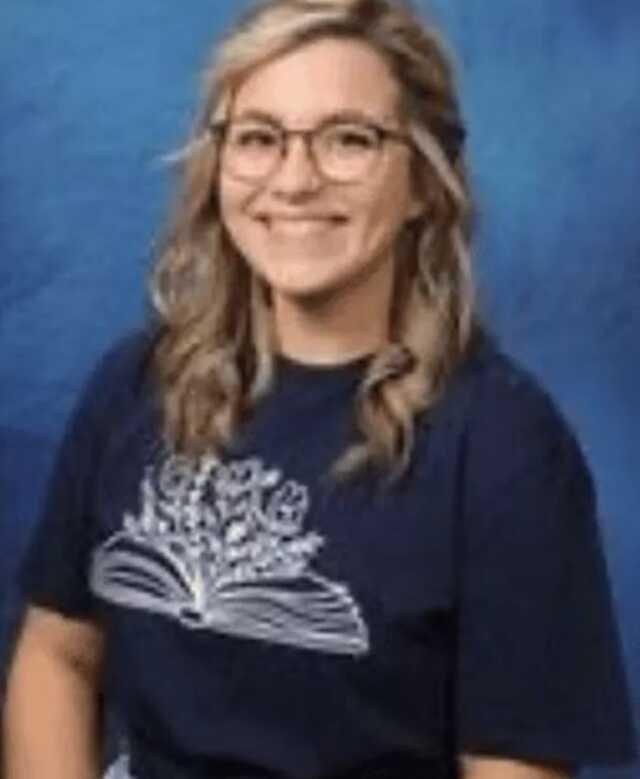 Amerika'da bir öğretmen öğrencisiyle mezarlıkta ilişkiye girdiğini itiraf etti Amerika'da bir öğretmen öğrencisiyle mezarlıkta ilişkiye girdiğini itiraf etti