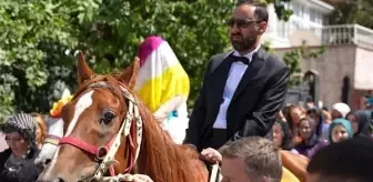 Van'da Geleneksel Düğün Töreni: 3 Milyon TL Değerinde Altın Takıldı