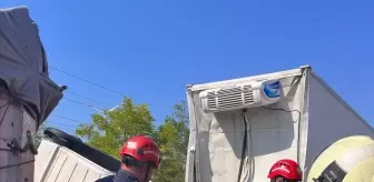 Bandırma'da kaza: Sıkışan sürücü kurtarıldı