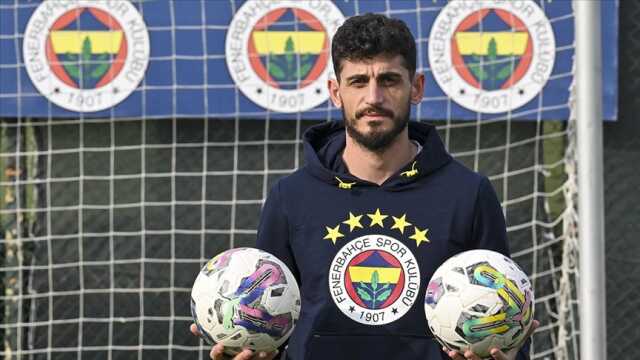 Bonservis bedeliyle kulüp tarihine geçen Fenerbahçeli Samet Akaydin'e Çaykur Rizespor talip oldu