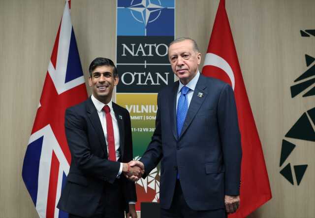 Cumhurbaşkanı Erdoğan'dan NATO Zirvesi'nde yoğun diplomasi mesaisi! Önce Macron'la sonra Sunak'la görüştü