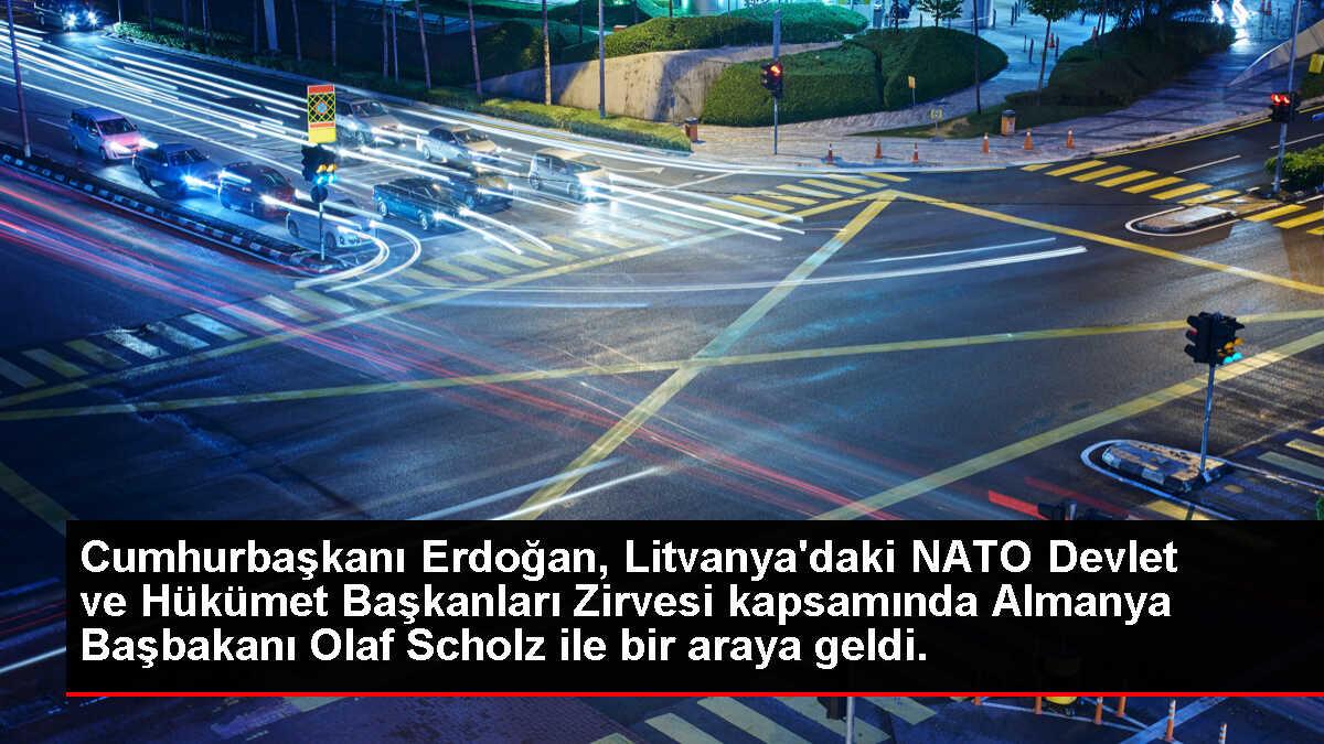 Cumhurbaşkanı Erdoğan, Litvanya'daki NATO Devlet ve Hükümet Başkanları Zirvesi kapsamında Almanya Başbakanı Olaf Scholz ile bir araya geldi.