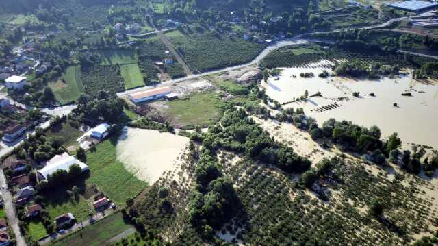 Düzce'de Gölyaka ilçesindeki İçmeler köyü su altında kaldı