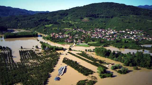 Düzce'de Gölyaka ilçesindeki İçmeler köyü su altında kaldı