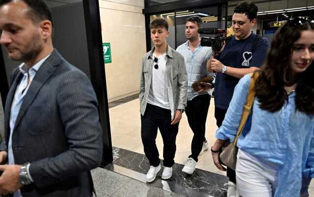 Fotoğraflardaki detay ele verdi! Arda Güler, gönlünü Galatasaraylı basketbolcuyla kaptırdı Fotoğraflardaki detay ele verdi! Arda Güler, gönlünü Galatasaraylı basketbolcuyla kaptırdı