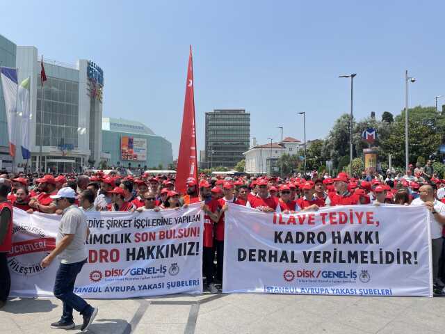 GENEL-İŞ üyeleri İstanbul belediyelerinde iş bıraktı