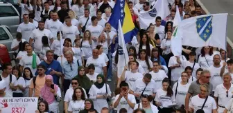 Kuzey Makedonya'da Srebrenitsa Soykırımı Anısına Yürüyüş Düzenlendi