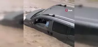 Selde mahsur kalan aile kurtarıldı