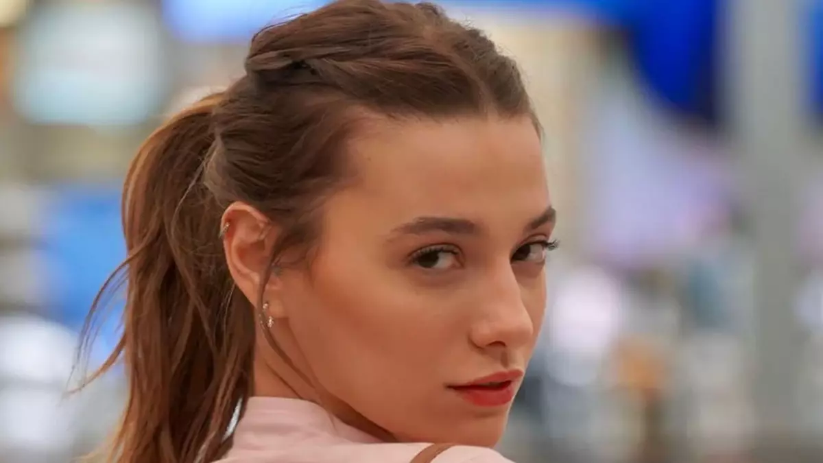 Sümeyye Aydoğan kimdir, kaç yaşında? Sümeyye Aydoğan sevgilisi kim? Dönence Gece gerçek adı ne? Sümeyye Aydoğan hangi dizilerde oynadı?