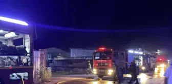 Bursa'da Plastik Boru Deposunda Yangın