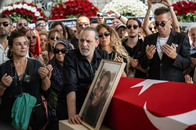 Eurovision'dan Özkan Uğur için taziye mesajı: Çok üzgünüz Eurovision'dan Özkan Uğur için taziye mesajı: Çok üzgünüz