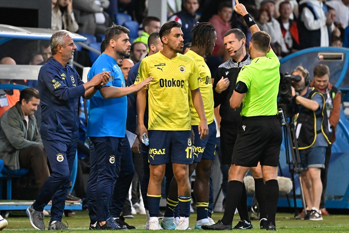 Fenerbahçe, Kızılyıldız'a 3-1 mağlup oldu! Gergin geçen maçta İsmail Kartal kırmızı kartla atıldı