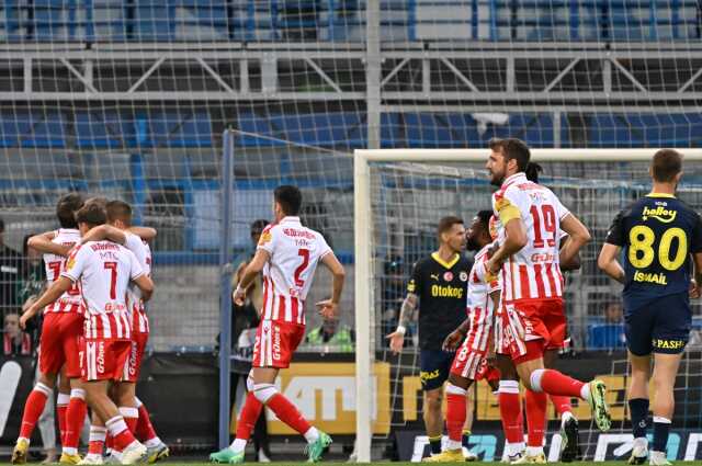 Fenerbahçe, Kızılyıldız'a 3-1 mağlup oldu! Gergin geçen maçta İsmail Kartal kırmızı kartla atıldı