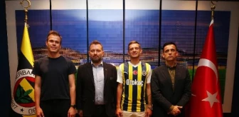 Fenerbahçe, Sebastian Szymanski'yi kadrosuna kattı