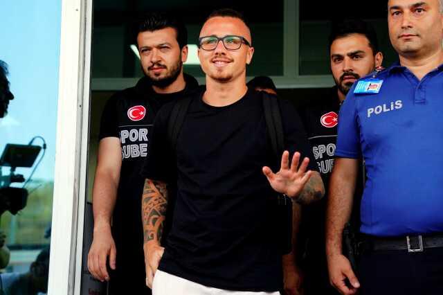 Galatasaray'ın dünyaca ünlü yeni transferi Angelino, İstanbul'da! İşte ilk sözleri Galatasaray'ın dünyaca ünlü yeni transferi Angelino, İstanbul'da! İşte ilk sözleri
