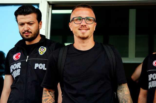 Galatasaray'ın dünyaca ünlü yeni transferi Angelino, İstanbul'da! İşte ilk sözleri Galatasaray'ın dünyaca ünlü yeni transferi Angelino, İstanbul'da! İşte ilk sözleri