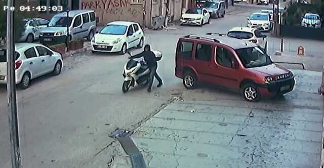 İş üstünde küstüler, sonra barışıp motosikleti böyle çaldılar