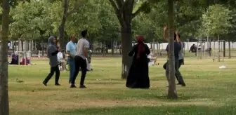 İstanbullular Sıcaktan Bunalınca Sahillere Akın Etti