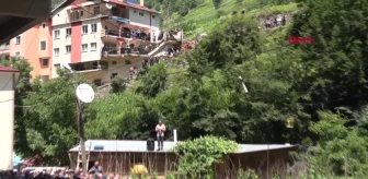Sivas'ta Vinç Kazasında Hayatını Kaybeden Baba ve Oğulları Trabzon'da Toprağa Verildi