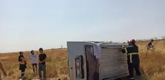 Nusaybin'de Lastiği Patlayan Araç Devrildi: 3 Yaralı