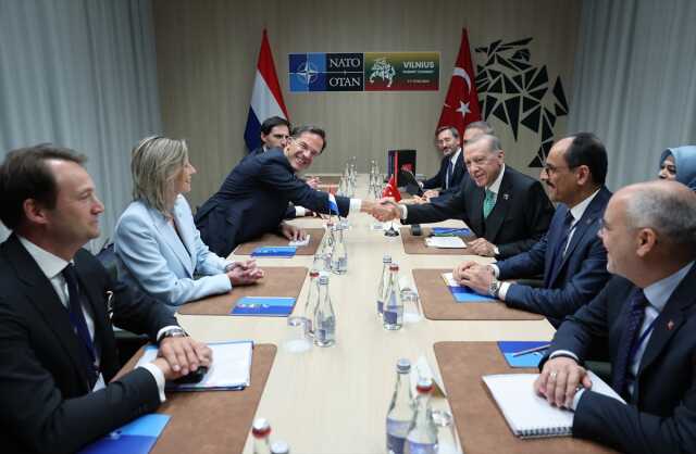 NATO Zirvesi'nde 2. gün! Cumhurbaşkanı Erdoğan liderlerle diplomatik temaslarına devam ediyor