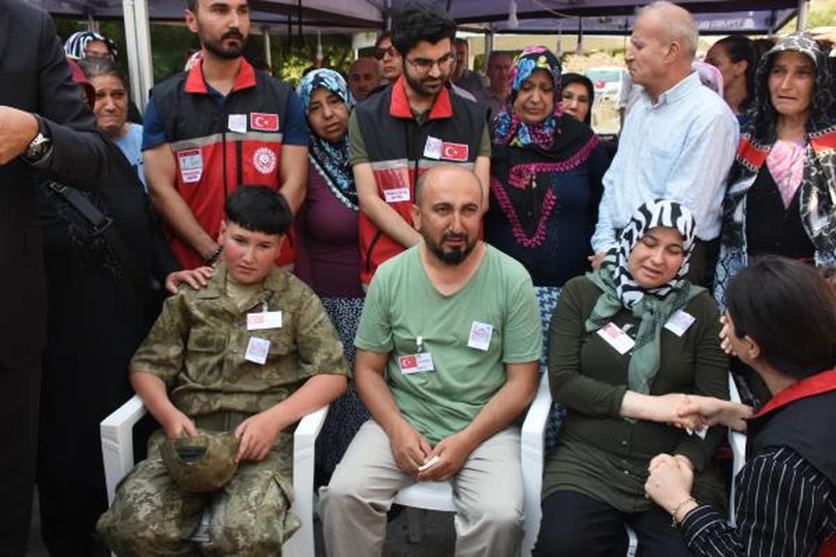 Van'da trafik kazasında şehit olan Piyade Er Ramazan Sarıkaya'nın cenazesi İzmir'e getirildi