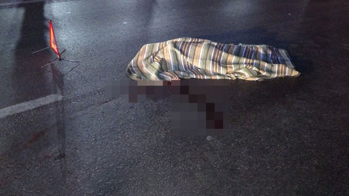 Tur midibüsü yaya geçidindeki turistlerin arasına böyle daldı! 2 kişi olay yerinde öldü