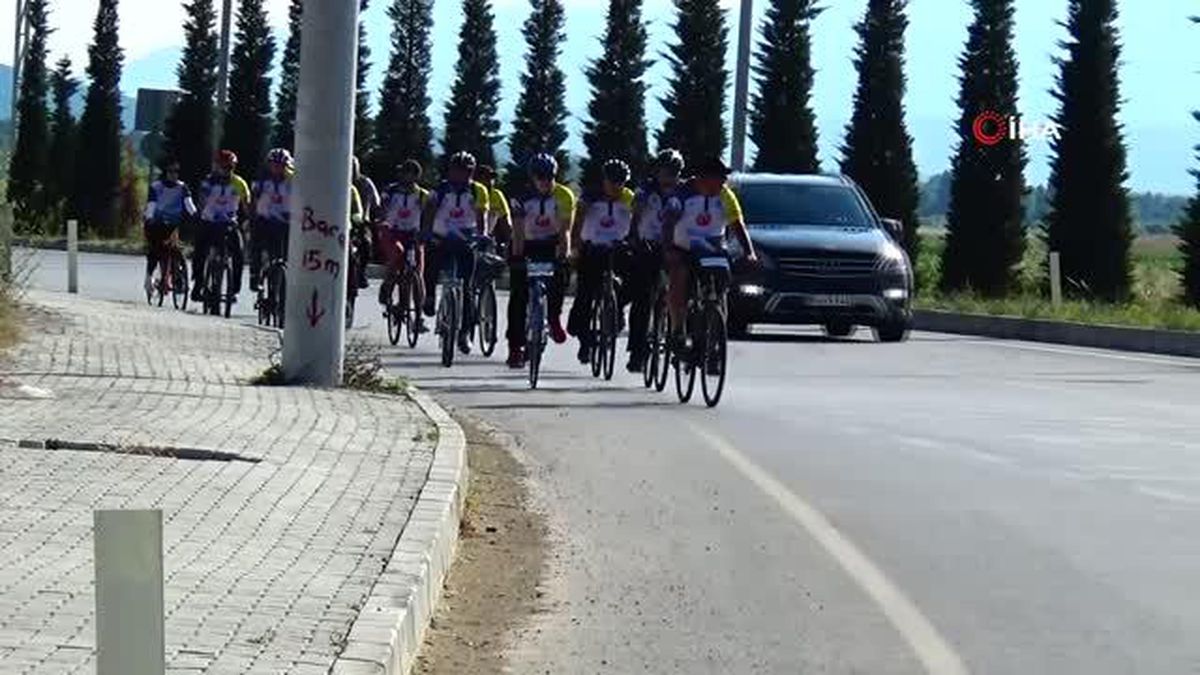 Üniversiteli öğrenciler 'Hayata Pedal Çevir' projesiyle kuraklığa dikkat çekti