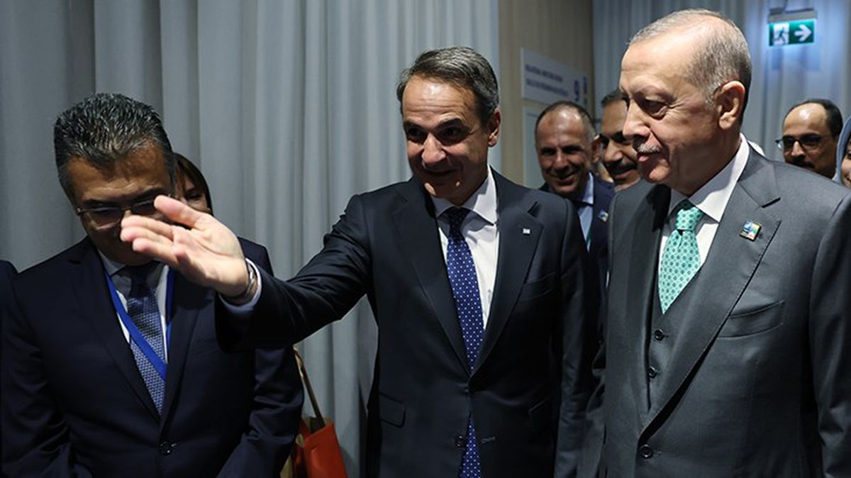 Cumhurbaşkanı Erdoğan'la görüşmesi Yunanistan'da kriz yarattı! Miçotakis'i yerden yere vuruyorlar
