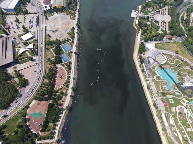 İstanbul'un Altın Boynuz'u Haliç kirlilik nedeniyle kararıyor