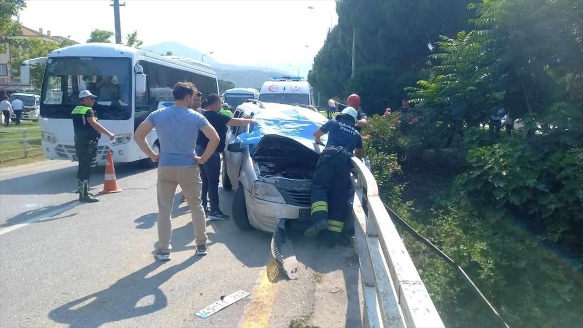 Manisa'da Otomobil Kazası: Sürücü Hayatını Kaybetti