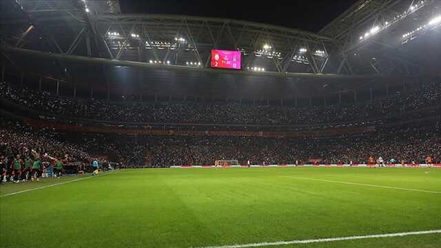 Süper Lig'de en pahalı kombinenin fiyatı ağızları açık bıraktı! Zam yapmayan bir kulüp var