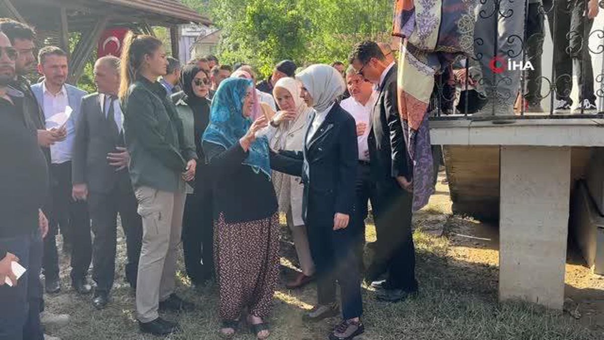 Aile ve Sosyal Hizmetler Bakanı Göktaş evleri tek tek inceledi