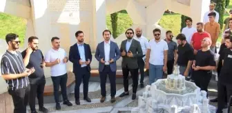 AK Parti Gençlik Kolları 15 Temmuz Şehitleri Anıtı'nda Basın Açıklaması Yaptı